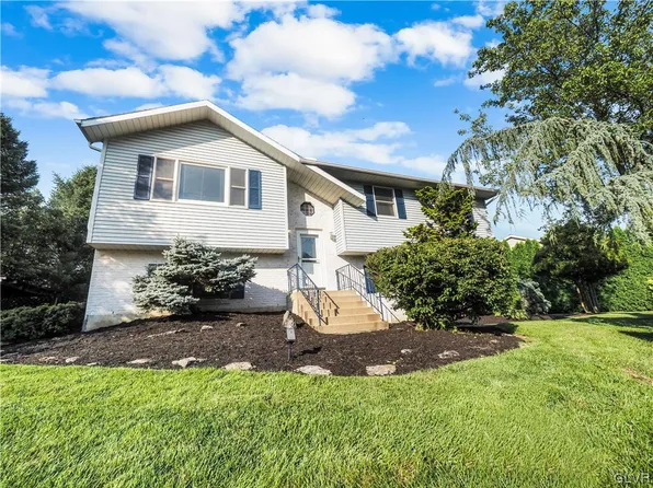 4604 Christina Dr, Whitehall, PA 18052