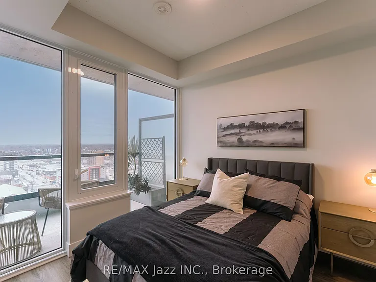 80 Bond St E #606 — Photo 20