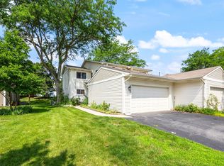 1044 Cumberland Ct, Vernon Hills, IL 60061