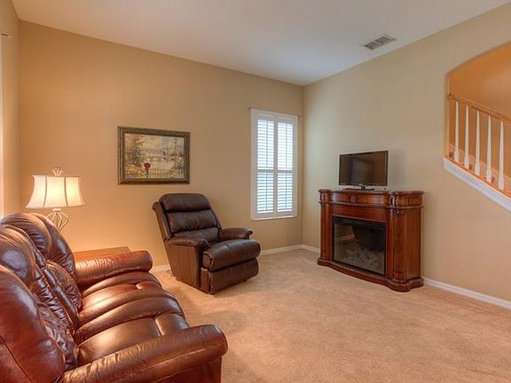 3rd image of 11908 Mandevilla Ct