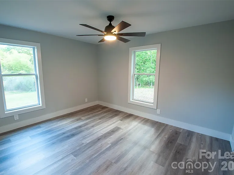151 Scotsman Dr — Photo 11