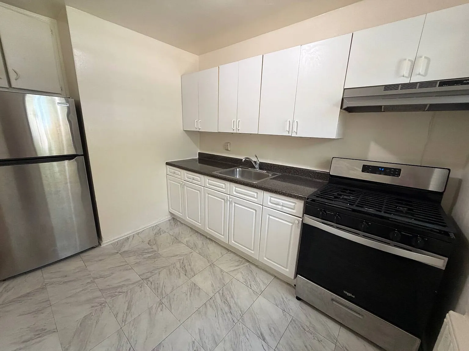 2 bed, 1.0 bath, $2,650 — Photo 4