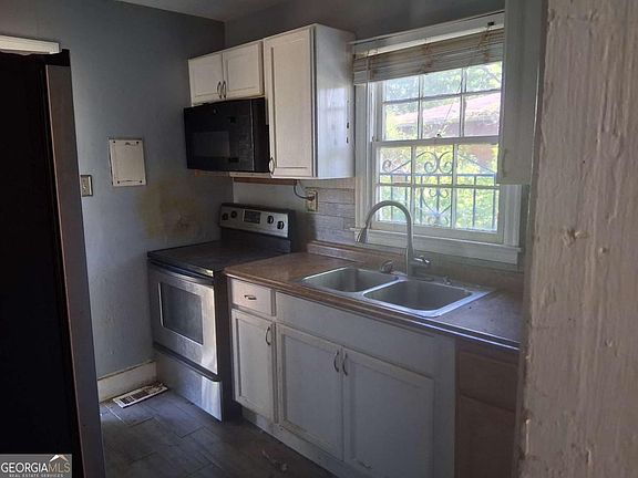 3rd image of 1857 Penelope Rd NW