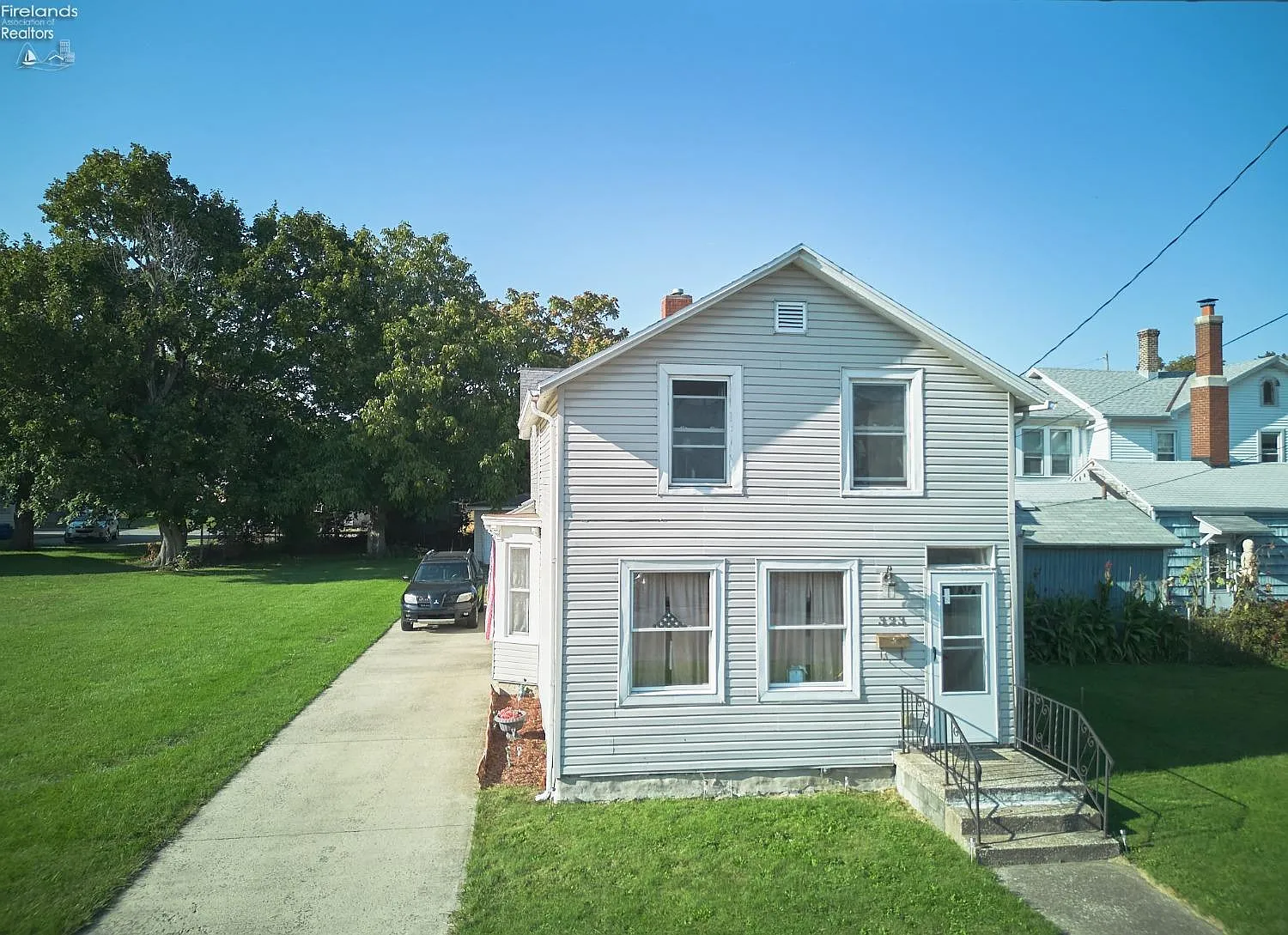 323 E Jefferson St photo 1