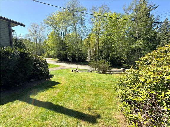 3rd image of 822 Miller Rd