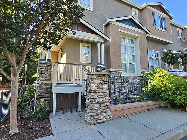 3538 Altamira Ter — Photo 23