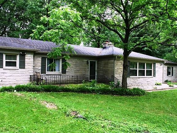 2nd image of 501 E Hickory Ln