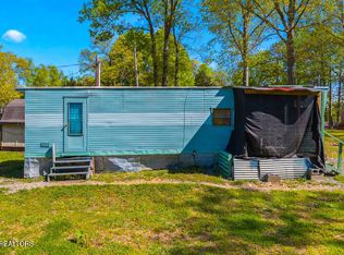 2116 Cox Rd, Dandridge, TN 37725