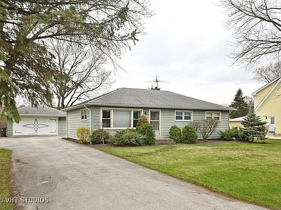 2nd image of 1672 Holly Ave