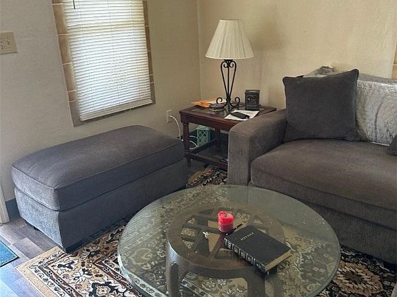 5th image of 421 Walton Ave #419