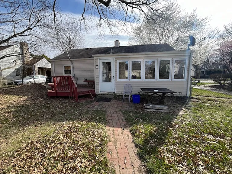801 Vernon Rd — Photo 9