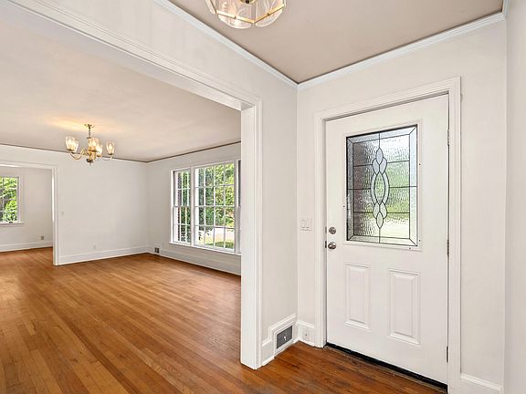 3rd image of 38 Riley St