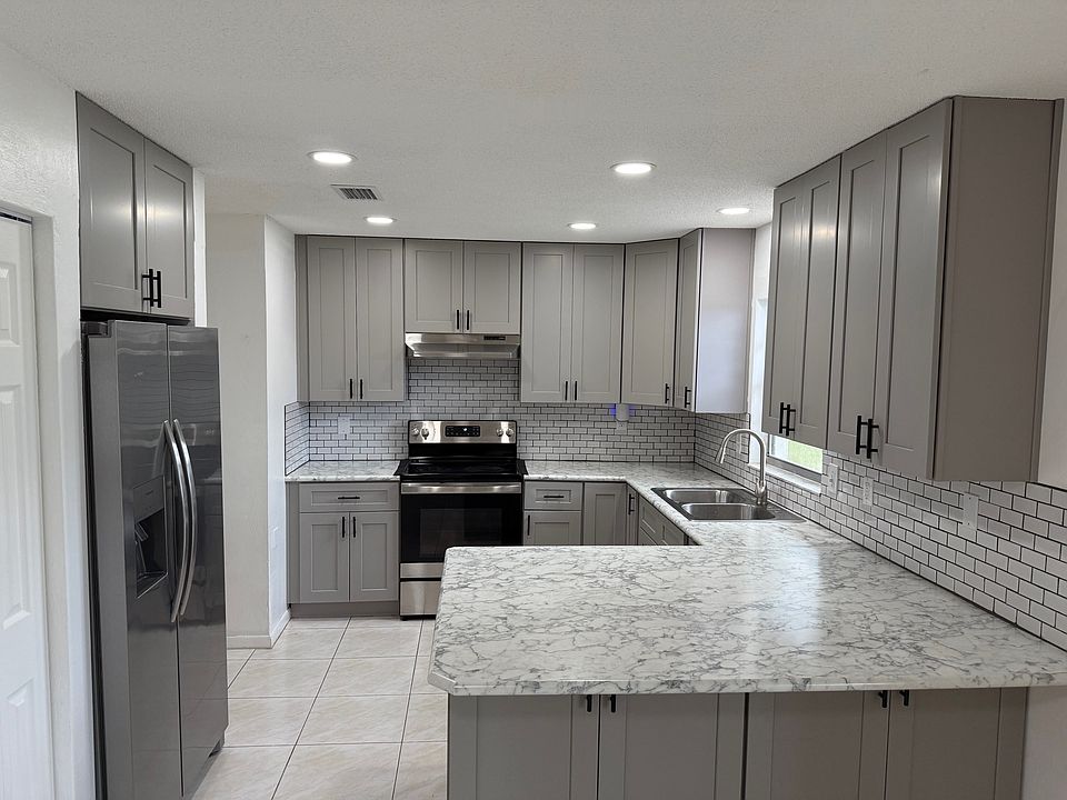 Newly installed kitchen and appliances 2023