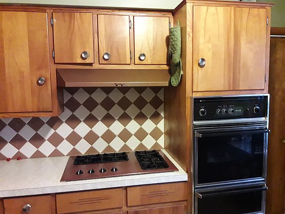 3rd image of 2637 Zesiger Ave
