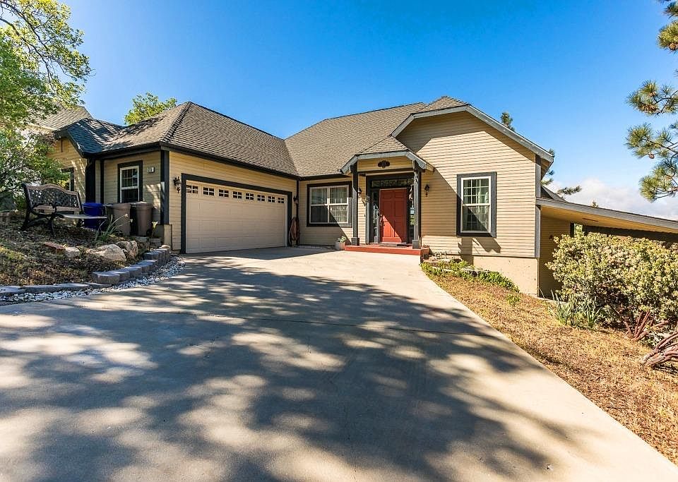 1st image of 1215 Yosemite Dr