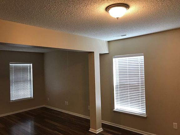 4th image of 5011 Wigmore St