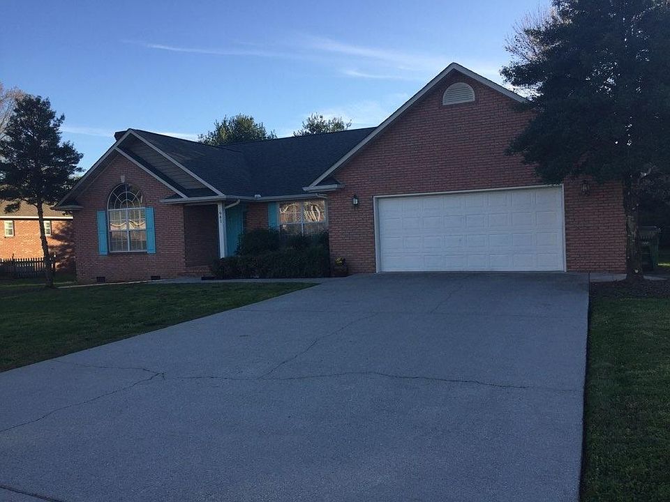 1st image of 941 Meadow Oaks Dr