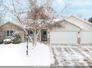 W6063 Strawflower Dr, Appleton, WI 54915