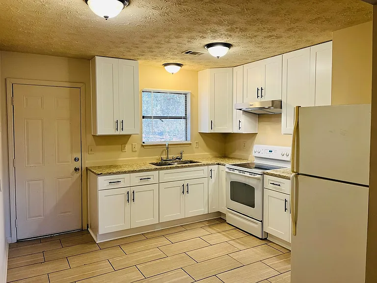 4120 Midway Rd — Photo 5