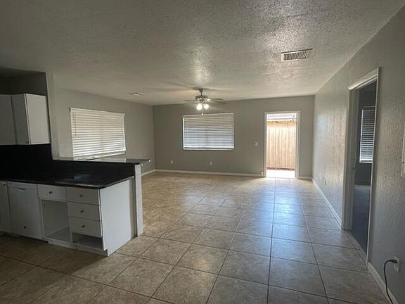 3rd image of 530 NE 34th St #1-2