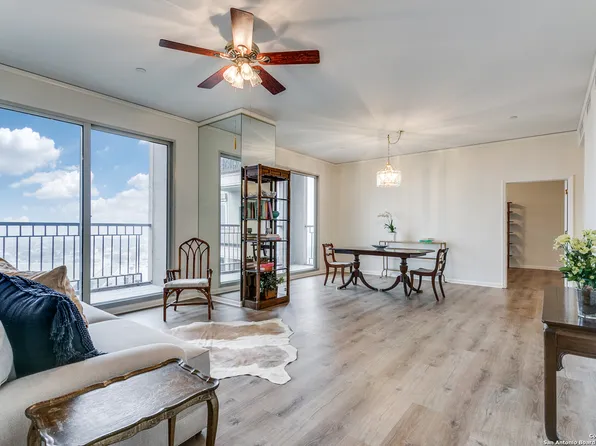1 Towers Park Ln #2216, San Antonio, TX 78209