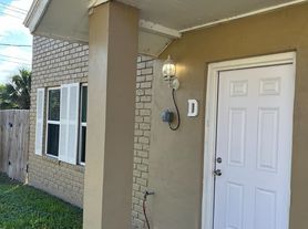 544 Galveston Rd