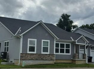 601 S Hillcrest St #605C, Pleasant Hill, MO 64080