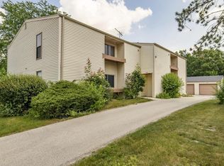 1871 Haymarket Rd APT 16, Waukesha, WI 53189