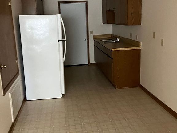 3rd image of 602 W Main St #24