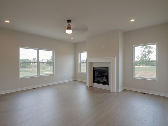 5th image of 1861 Trailbrook Dr