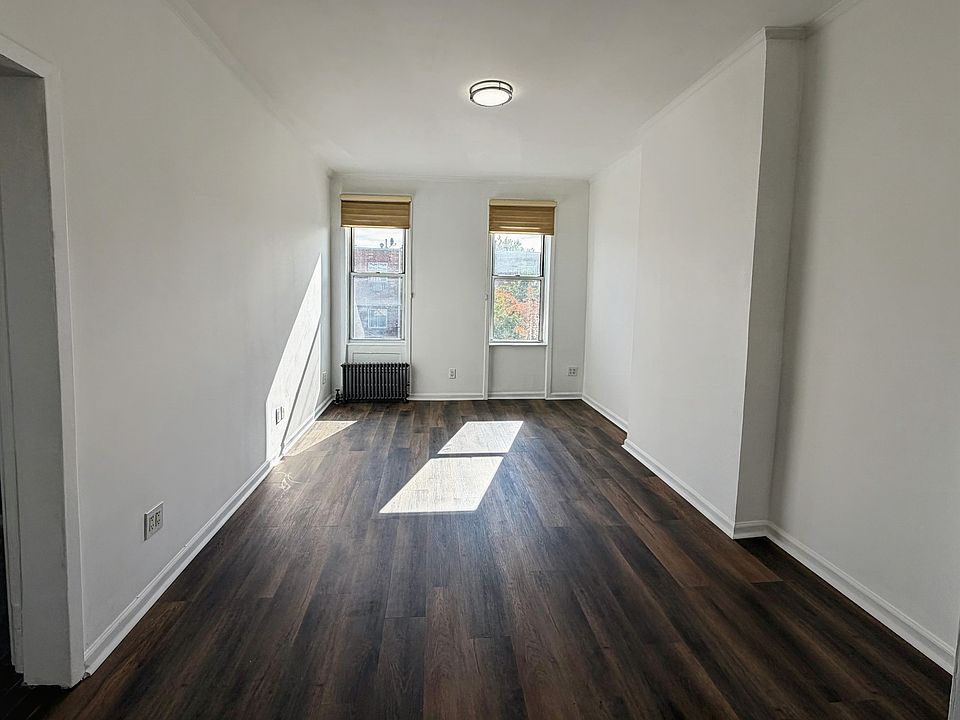 1st image of 2142 Bleecker St #2