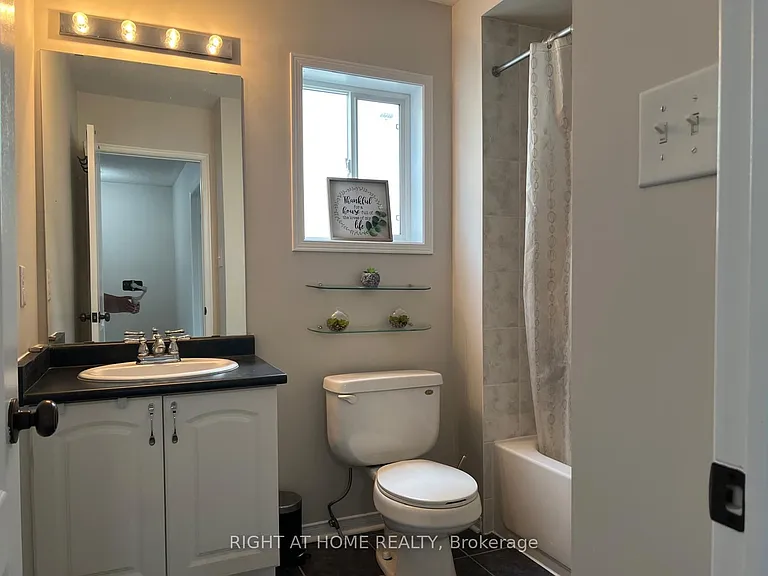 39 Golden Iris Cres — Photo 27