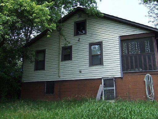 3rd image of 1502 James Dr