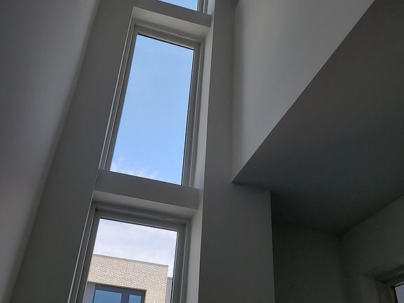 4th image of 988 Central St