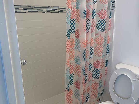 4th image of 426 Pau St APT 2