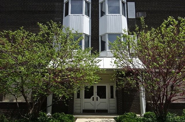 1st image of 150 S Oak Park Ave APT 207