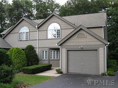 3rd image of 10 Coventry Cir