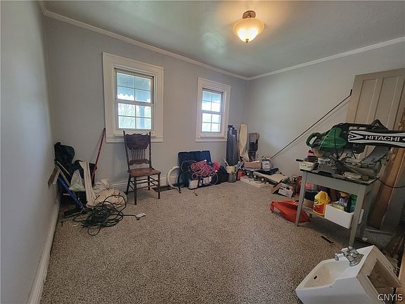 5th image of 815 Ann St