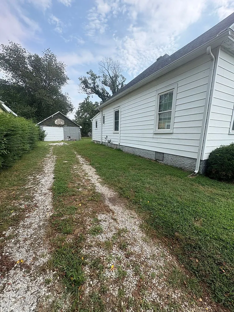 For Lease: 1519 Nelson, Webb City, Mo $1,1150 — Photo 3