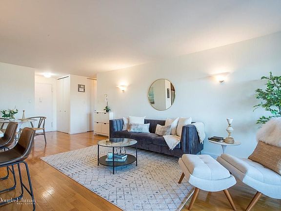 2nd image of 201 W 70th St APT 26F