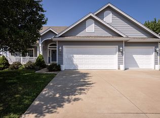2633 SW Berkshire Dr, Topeka, KS 66614