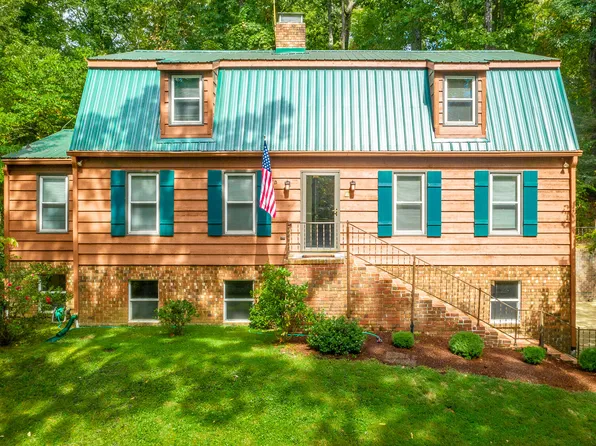 821 Ravine Rd, Signal Mountain, TN 37377
