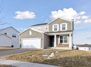 2745 Isabelle Dr, Victoria, MN 55386