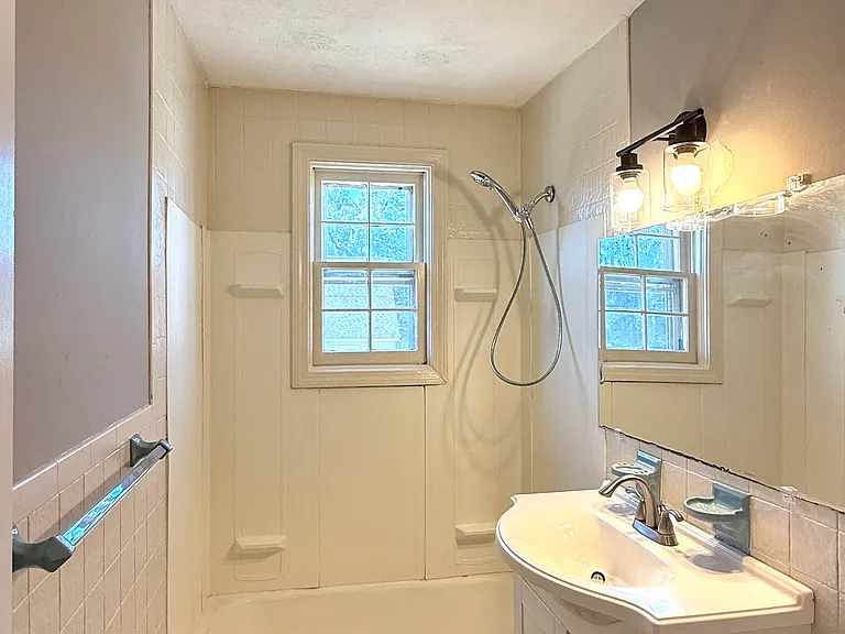 24 Knighton St #3 — Photo 8