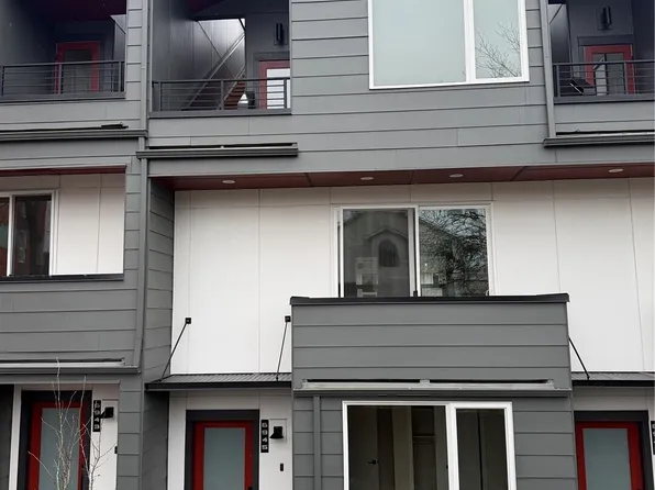 6945 42nd Avenue S, Seattle, WA 98118