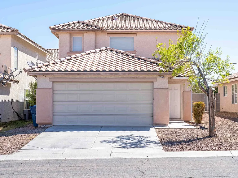 5558 Rollins St — Photo 1