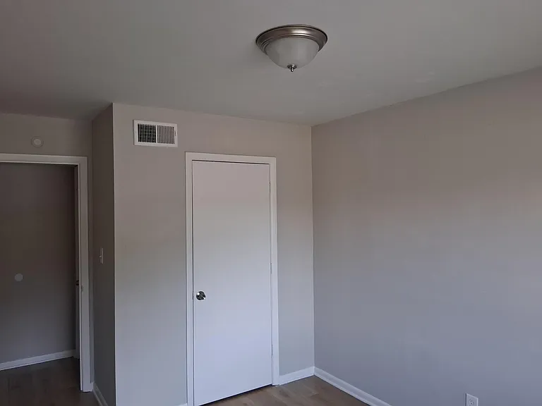 Fairburn Gordon Apartments — Photo 4