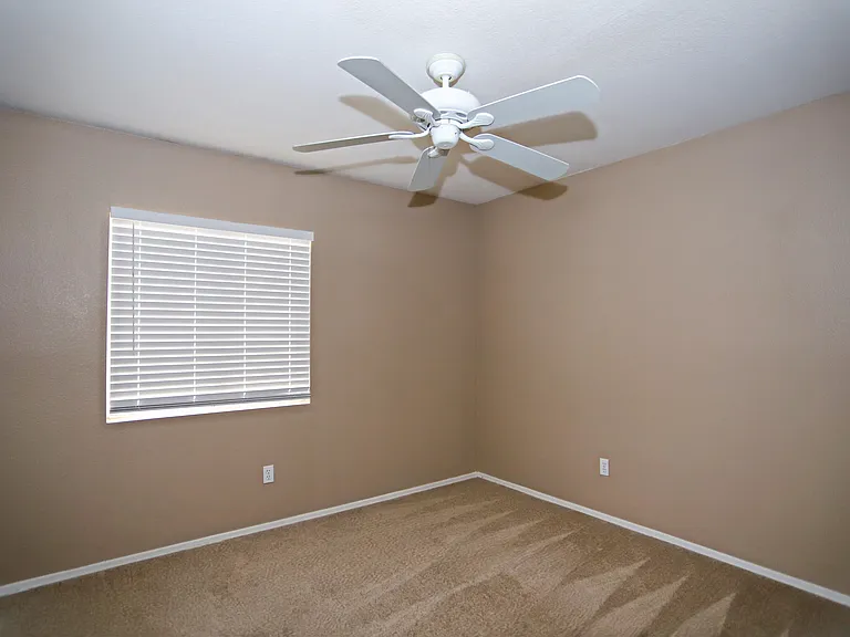 842 N Naples Dr — Photo 36