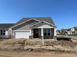 302 Bluejay Ave, Chaska, MN 55318