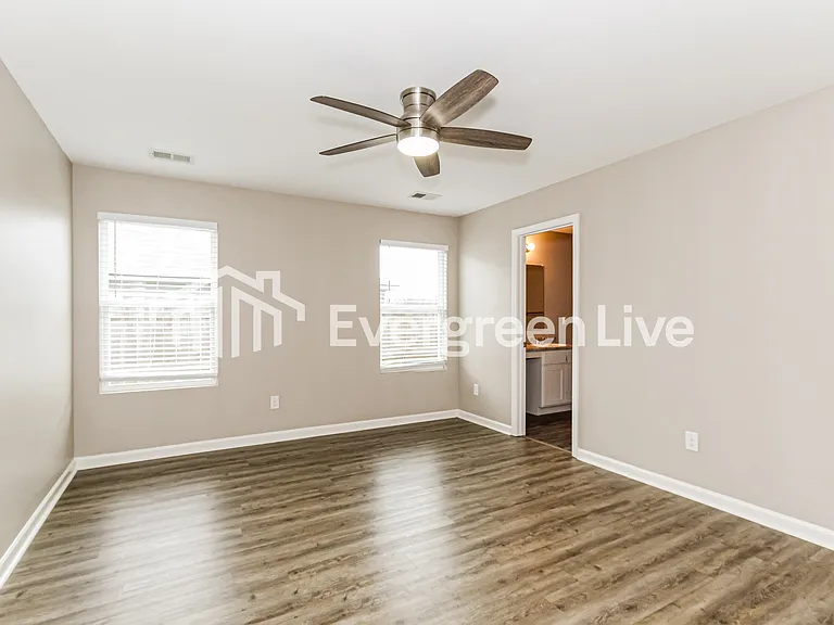 105 Cambridge Park Dr — Photo 6